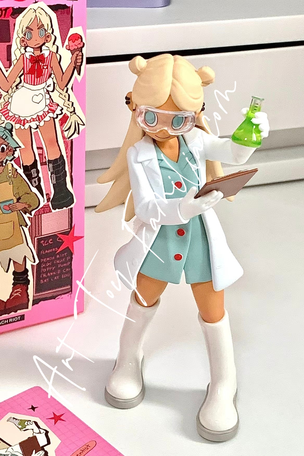 POP MART Peach Riot Rush Hour Series – Art Toy Familia