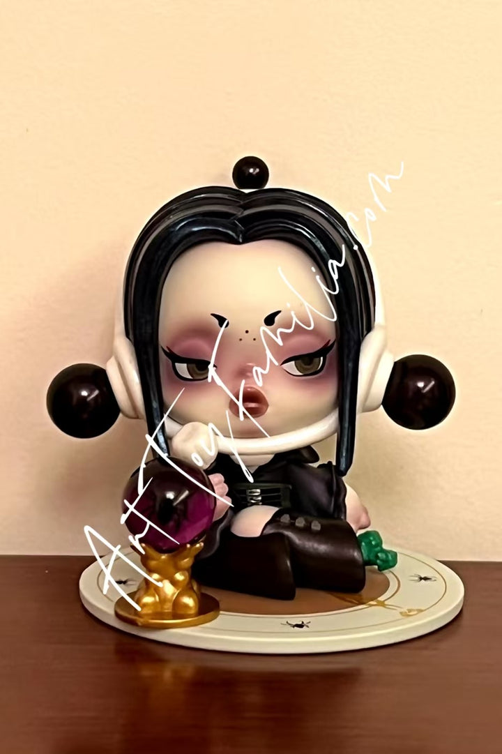 Skullpanda Addams Family Dark Night Morticia