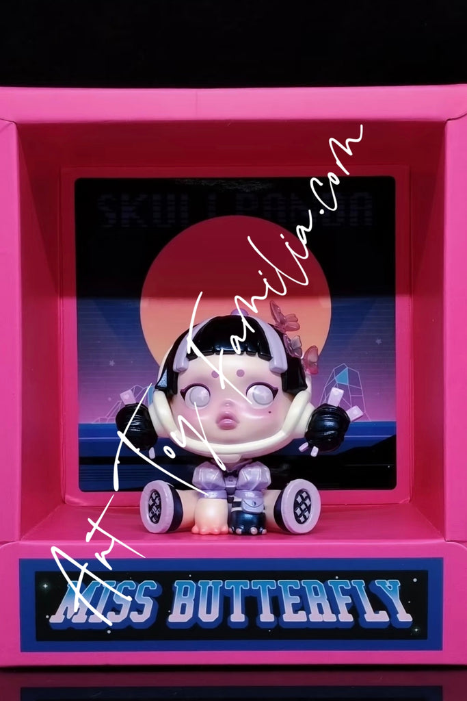 Skullpanda Miss Butterfly Figurine - 蝴蝶小姐 – Art Toy Familia