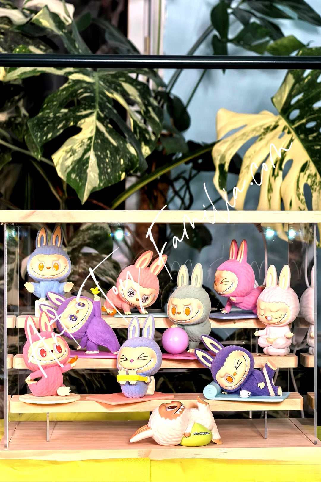 the monsters lazy yoga series figures Sealed full set   塑封整盒