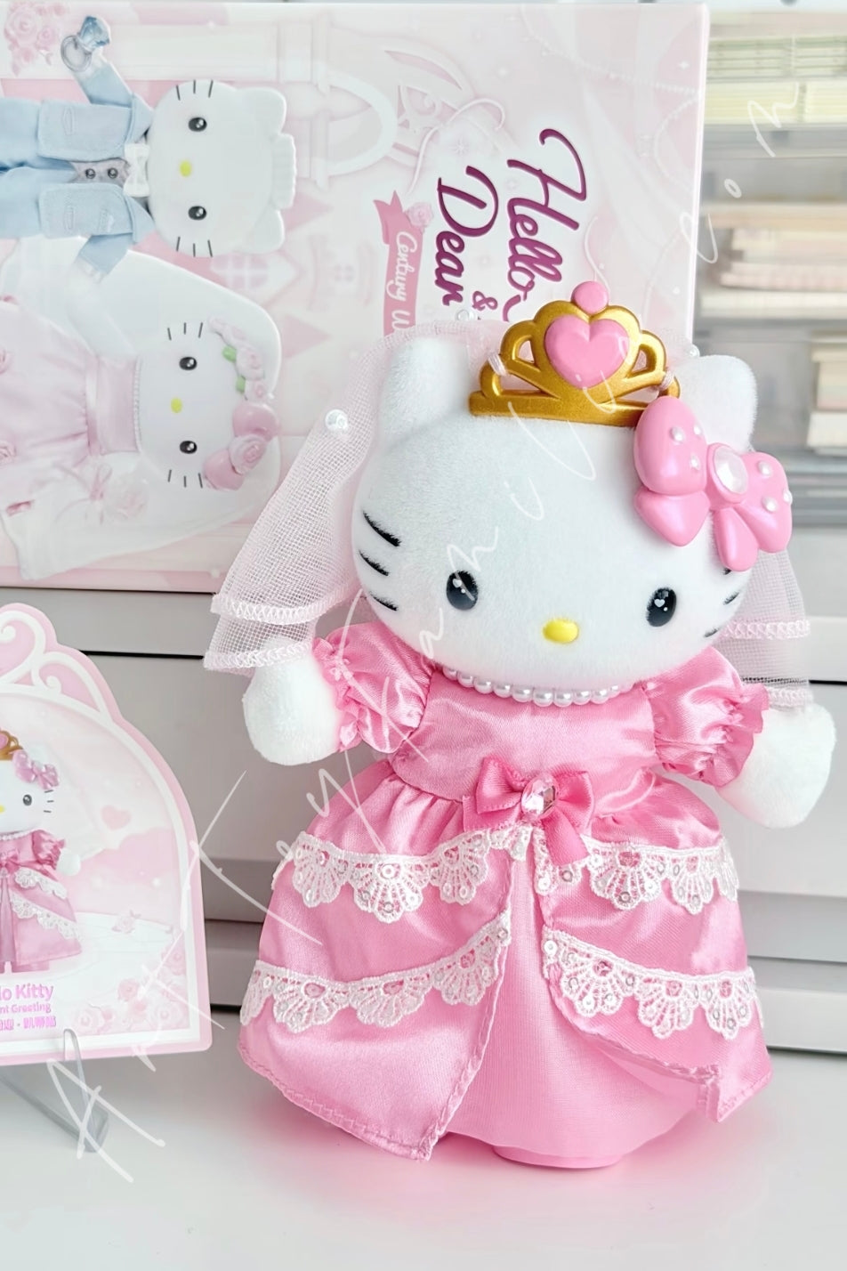 Top Toy Hello Kitty & Dear Daniel Century Wedding Series Plush Blind Box Hello Kitty Elegant Greeting