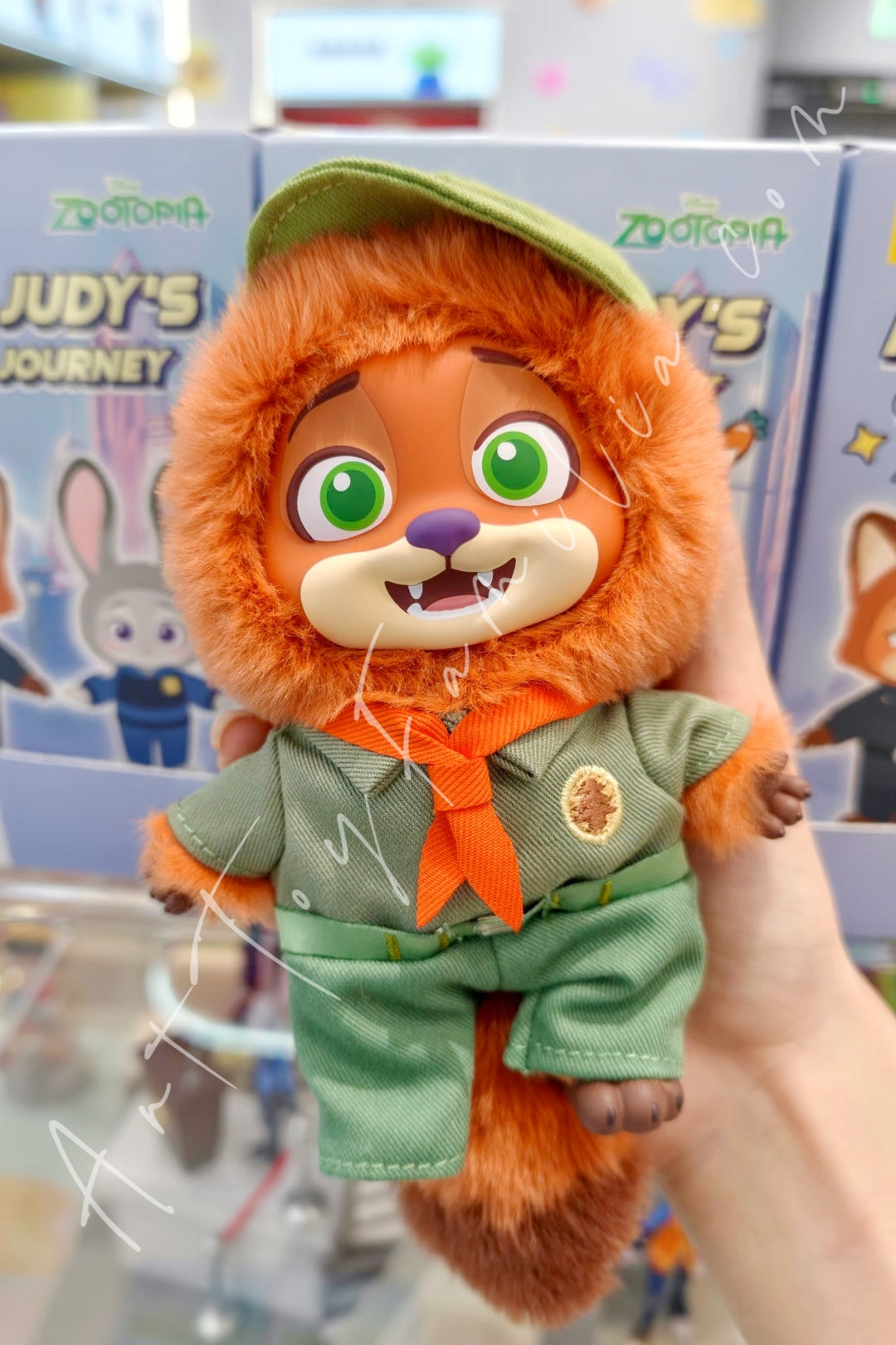 Top Toy Zootapia Nick & Judy's Growth Journey Young Nick-Police Uniform