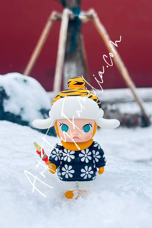 Molly Winter Memory Figurine - Molly 冬日记忆吊卡