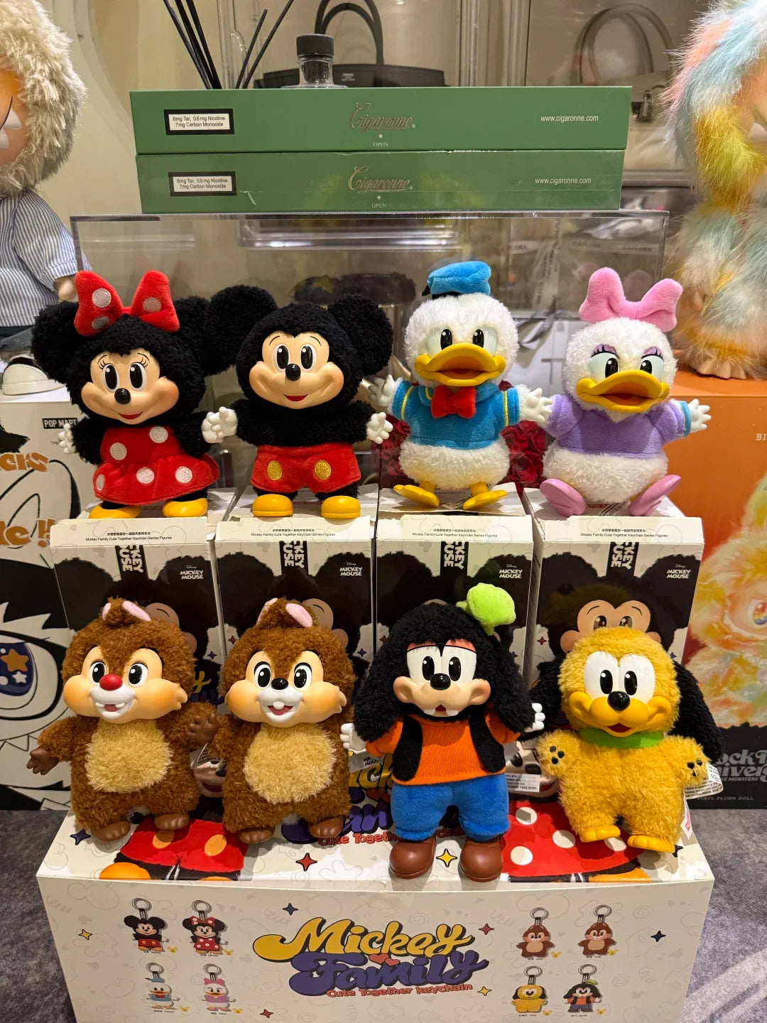 8 Confirmed Figures(opened box sealed bag) - Mickey Family Cute Together KeyChain Series