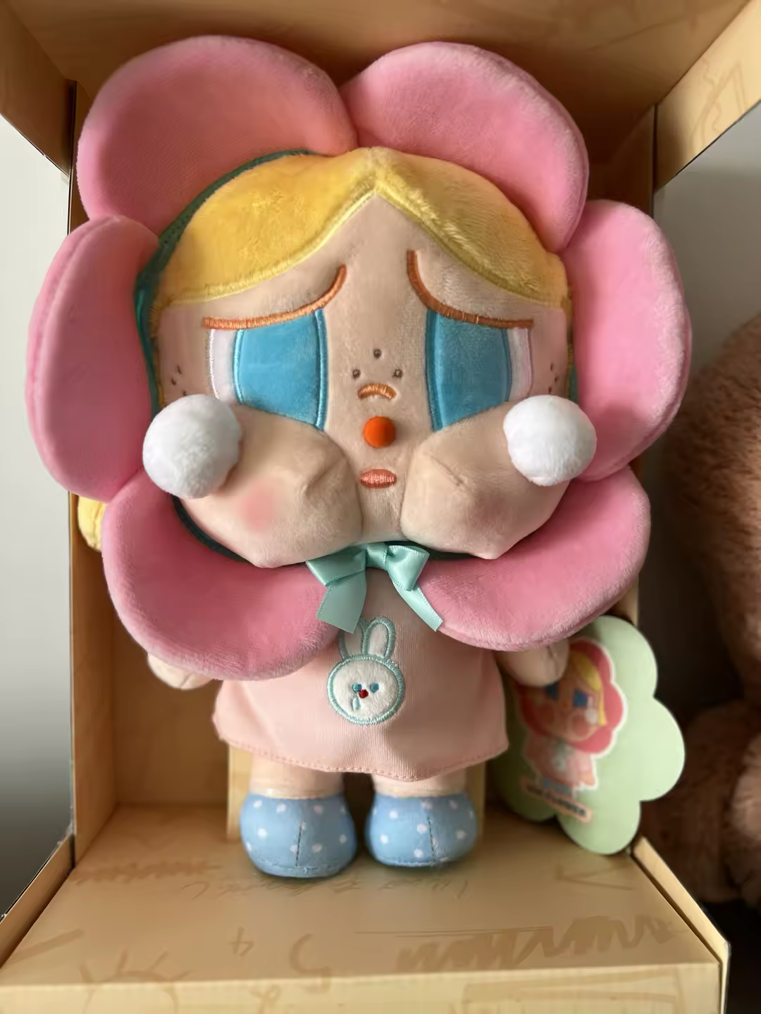 cute pop mart crybaby sad club plush doll 悲伤俱乐部毛绒公仔 
