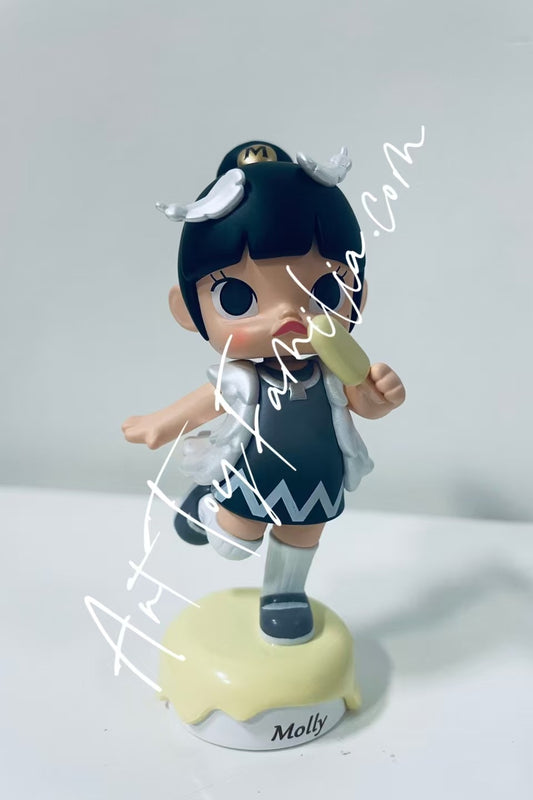 Molly X Magnum Sunlover Figurine - 泡泡玛特X梦龙 夏日狂欢吊卡