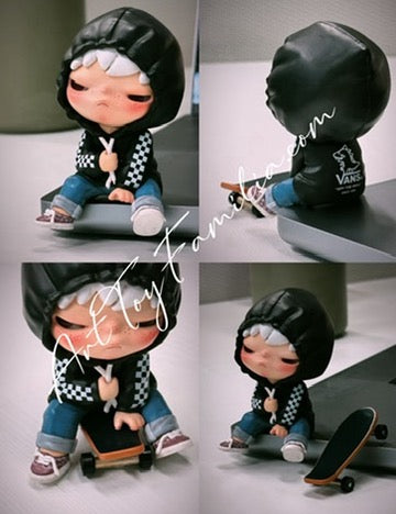 hirono x vans Gift set (contains one pin and one sticker)   礼盒装