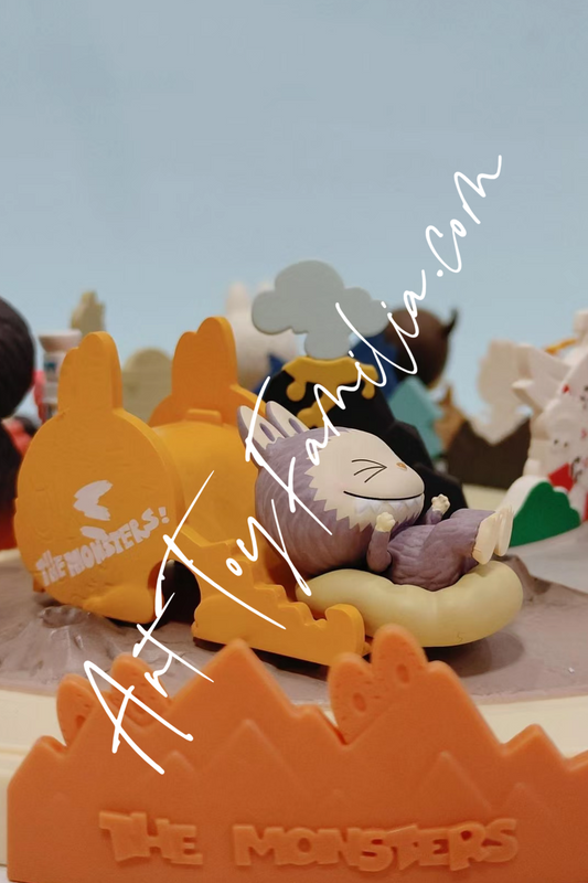 pop mart the monsters labubu playing games series Happy Play - 开心玩耍