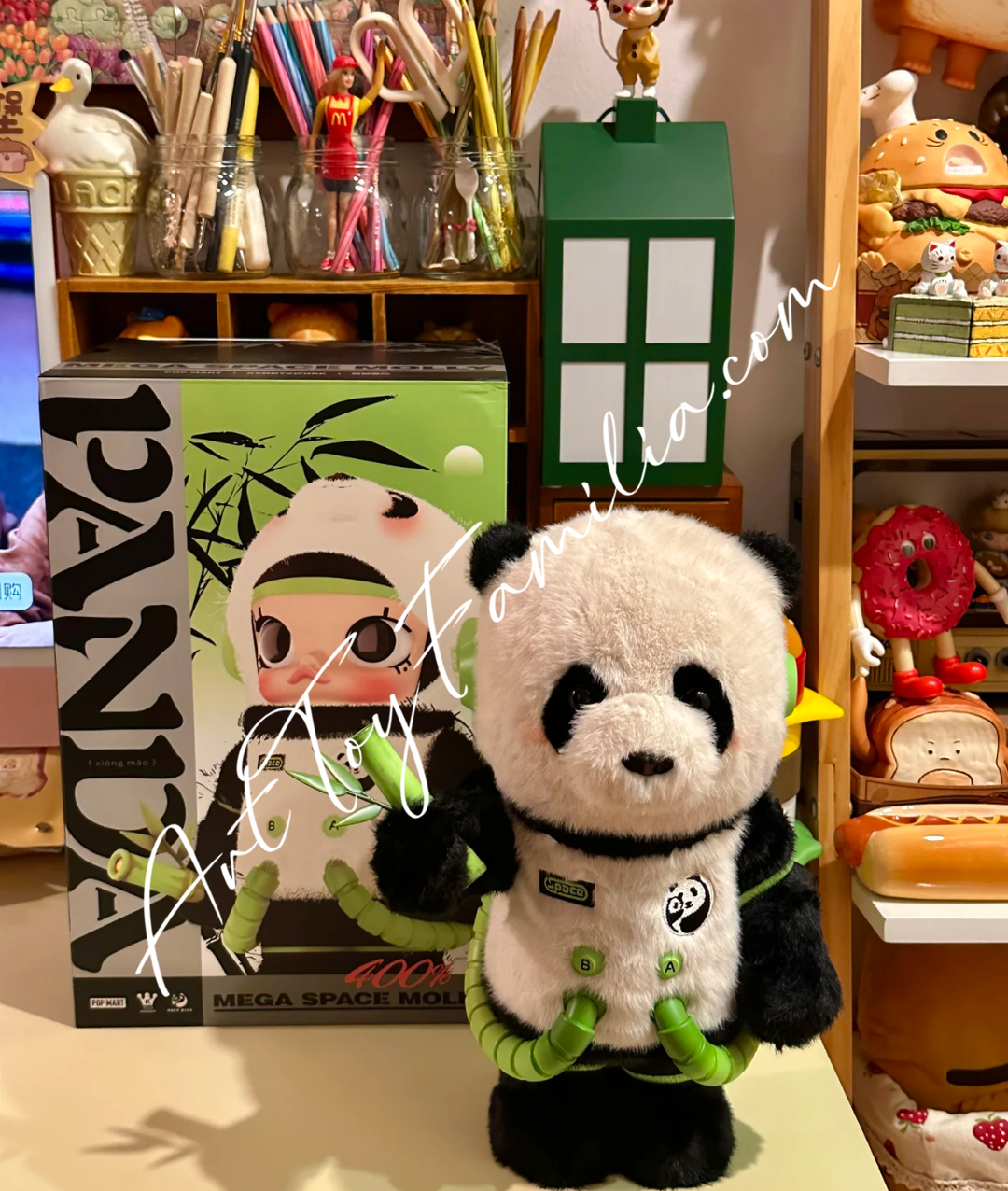 400% MEGA Space Molly 400% Panda | POP MART – Art Toy Familia
