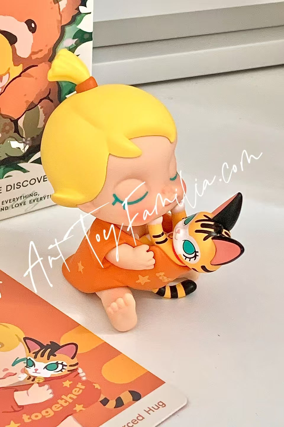 popmart baby Molly My Huggable Discovery Series Figures A Forced Hug 