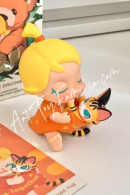 popmart baby Molly My Huggable Discovery Series Figures A Forced Hug 