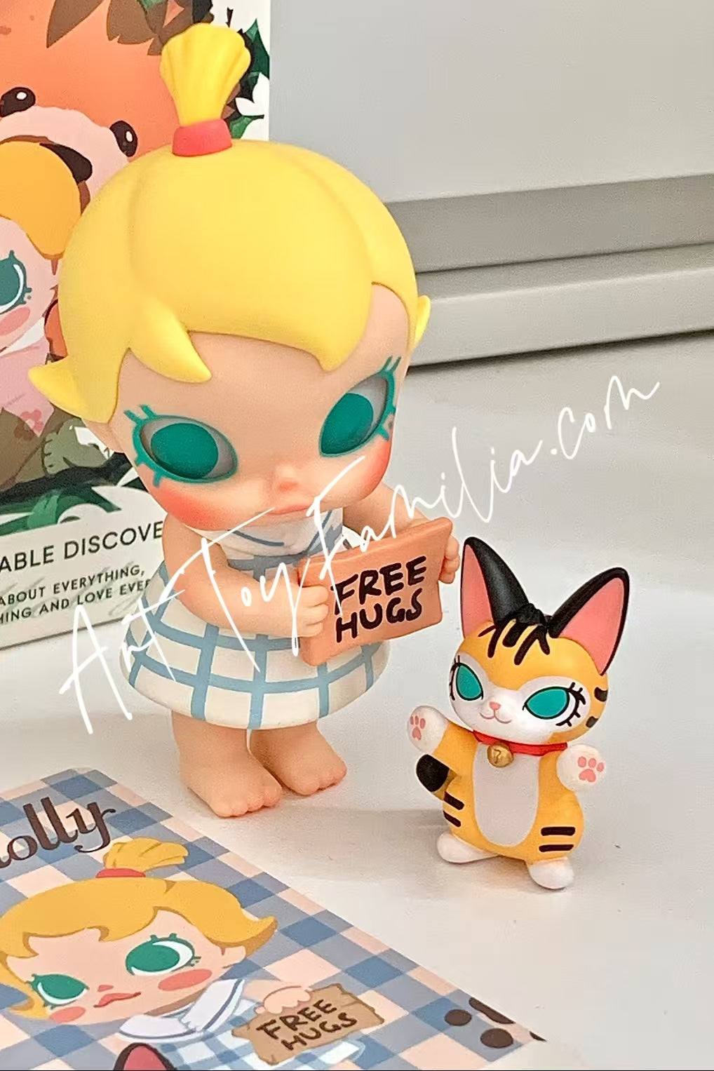popmart baby Molly My Huggable Discovery Series Figures A Free Hug