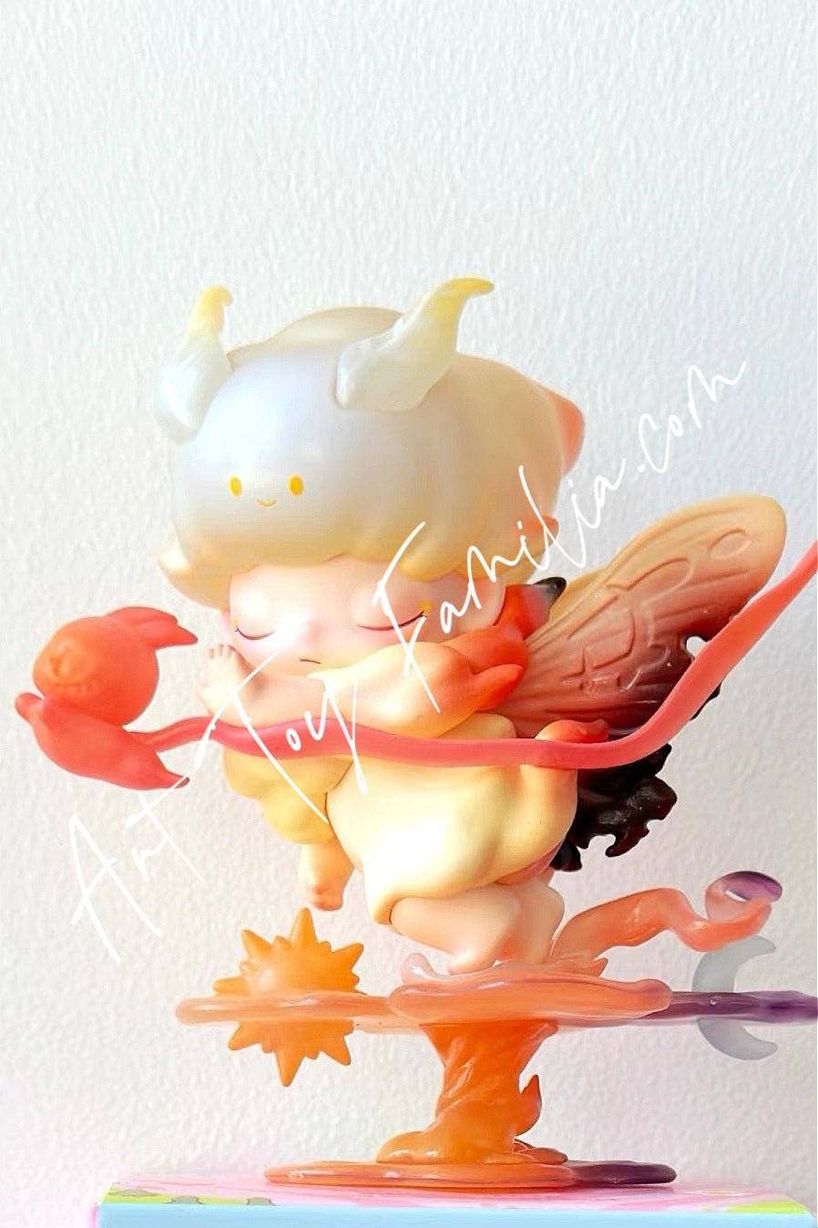 popmart finding mokoko series Dimoo Following the light