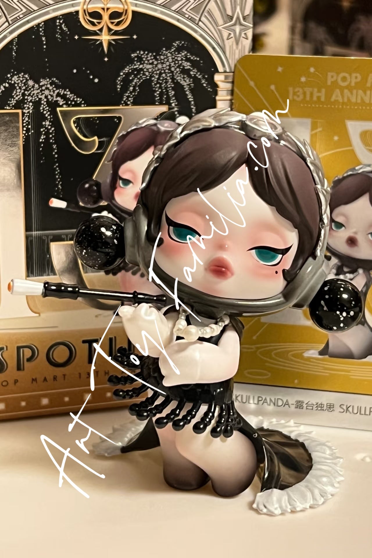 spotlight pop mart 13th anniversary series SKULLPANDA-The_Outsider_-_SKULLPANDA