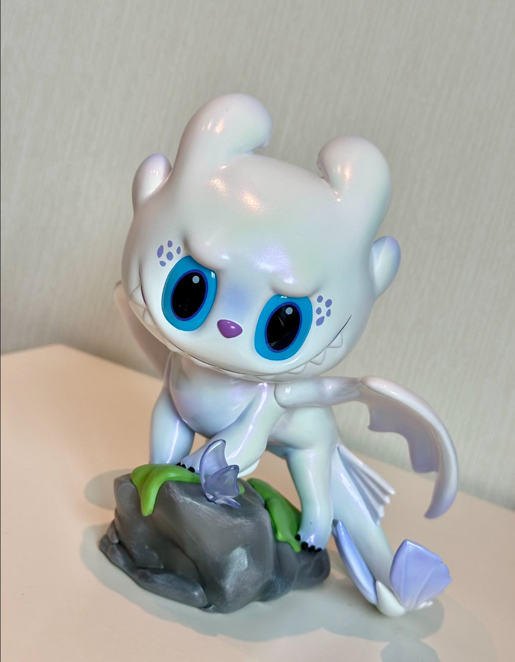 the monsters how to train your dragons White (secret)   隐藏款 光煞